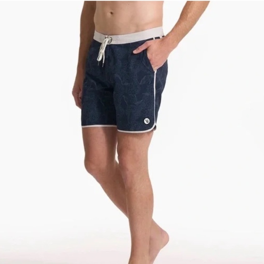 Vuori Cruise Boardshorts Ink Hydrangea Size 30 Summer Beach Vacation Men’s Short - Picture 2 of 16